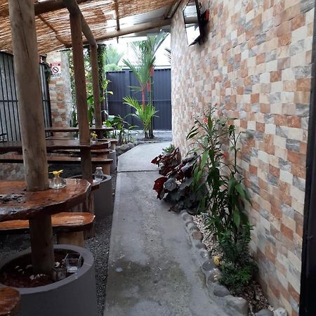 Hotel Y Cabinas Del Tropico Guápiles Dış mekan fotoğraf