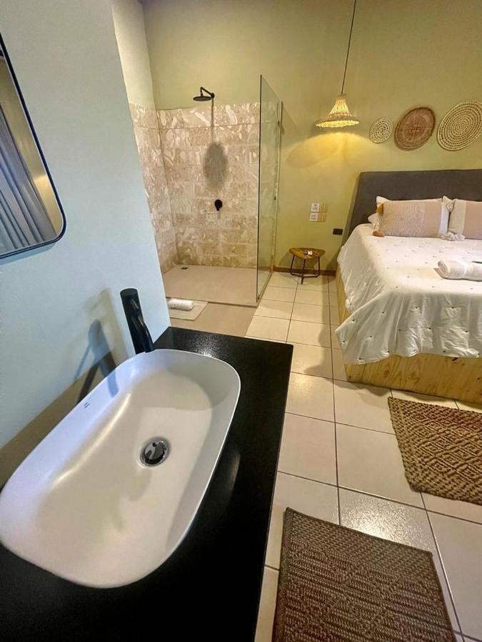 Hotel Y Cabinas Del Tropico Guápiles Dış mekan fotoğraf